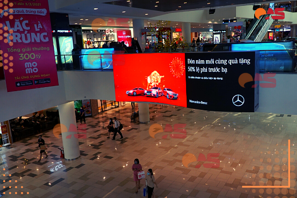 Nhãn hàng Mercedes Benz và chiến dịch màn hình LED quảng cáo tại SC VICO CITY, Quận 7, TP HCM 