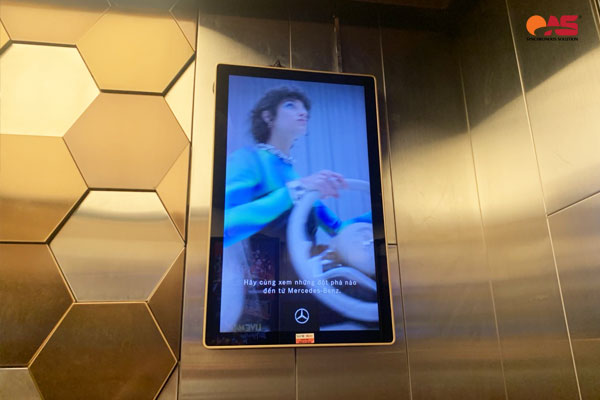 quảng cáo trong thang máy tại TTTM Hà Nội